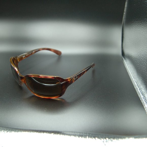 Ray Ban Sun Glasses - Picture 8 of 9